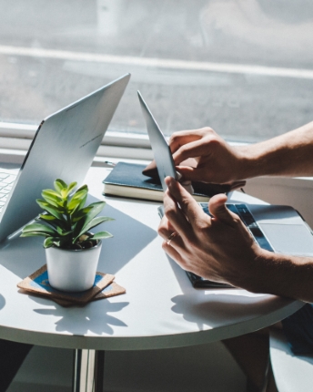 maranda-vandergriff-7aakZdIl4vg-unsplash (Custom)